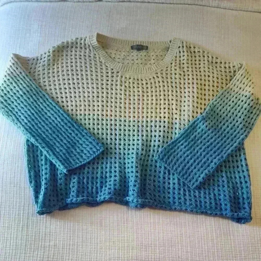 Good Luck Gem Women's Cropped crochet knit sweater | ombre blue to cream | XL